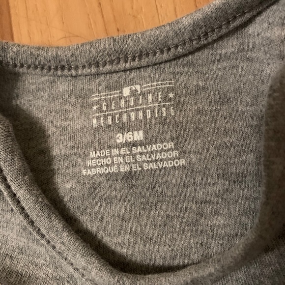 Yankees Onesie - Picture 2 of 2